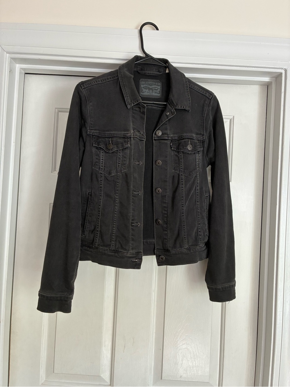 Levi's Black Denim Trucker Jacket - Women’s Lightweight Shirt Jacket